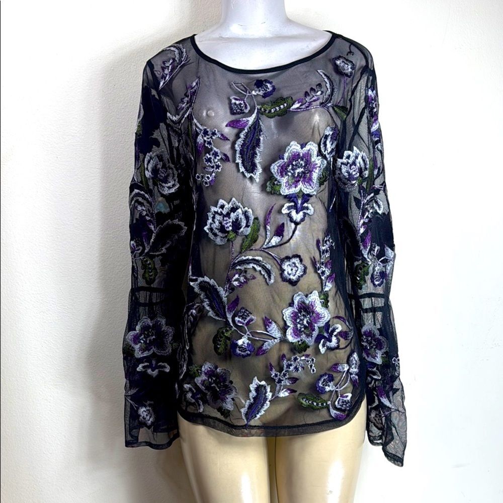 (T2) INC International Concepts Black PS top with floral embroidery, Y2K - Picture 3 of 13